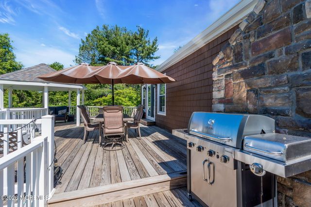 12 Briarhill Road, Holmdel, NJ 07733