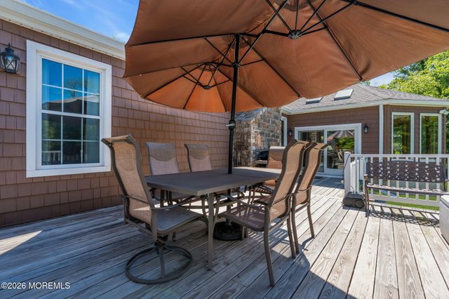 12 Briarhill Road, Holmdel, NJ 07733