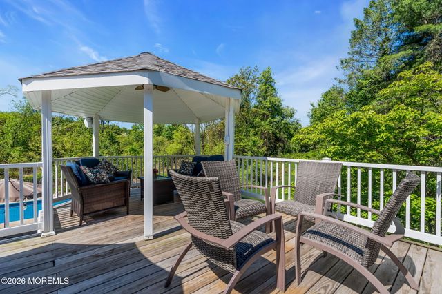 12 Briarhill Road, Holmdel, NJ 07733