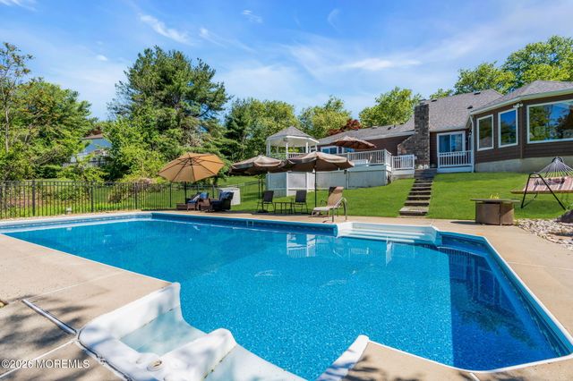 12 Briarhill Road, Holmdel, NJ 07733