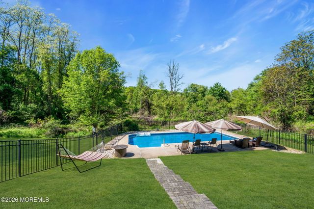 12 Briarhill Road, Holmdel, NJ 07733