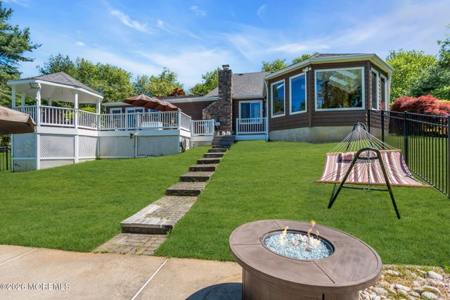 12 Briarhill Road, Holmdel, NJ 07733