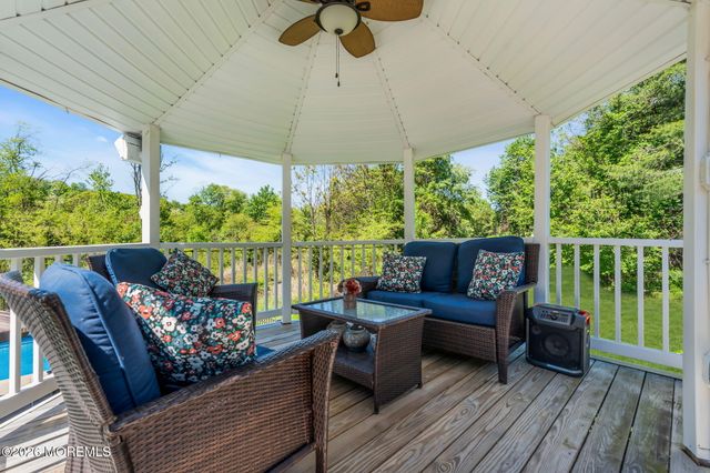 12 Briarhill Road, Holmdel, NJ 07733
