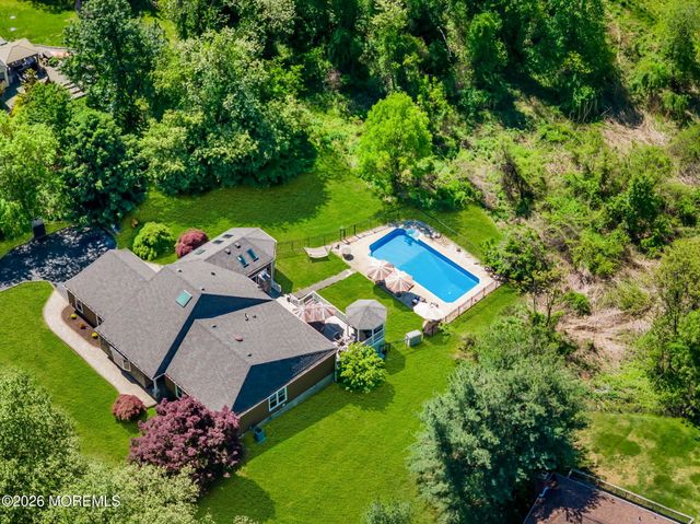 12 Briarhill Road, Holmdel, NJ 07733