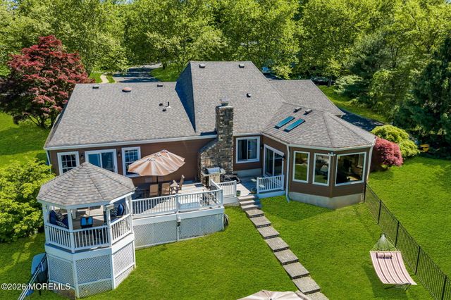 12 Briarhill Road, Holmdel, NJ 07733