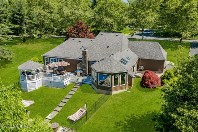 12 Briarhill Road, Holmdel, NJ 07733