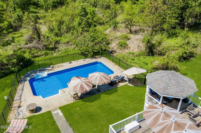 12 Briarhill Road, Holmdel, NJ 07733
