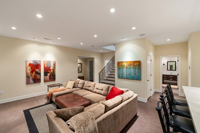1897 Hart Road, Lexington, KY 40502