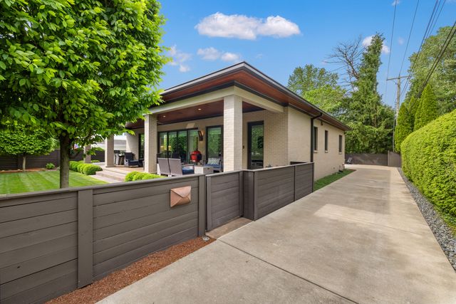 1897 Hart Road, Lexington, KY 40502