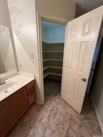 2628 Westover Vw, San Antonio, TX 78251