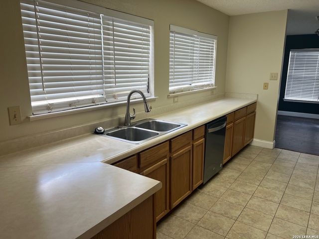 2628 Westover Vw, San Antonio, TX 78251