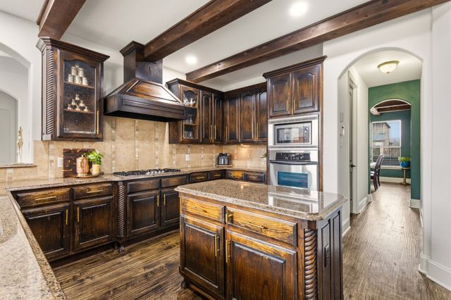 1818 Park Highland Way, Arlington, TX 76012