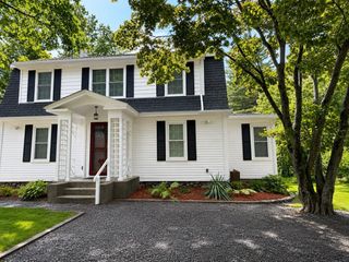 35 Beach St A, Millbury, MA 01527