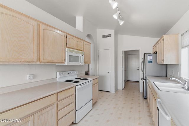 11616 W BUCK MOUNTAIN Court, Surprise, AZ 85378