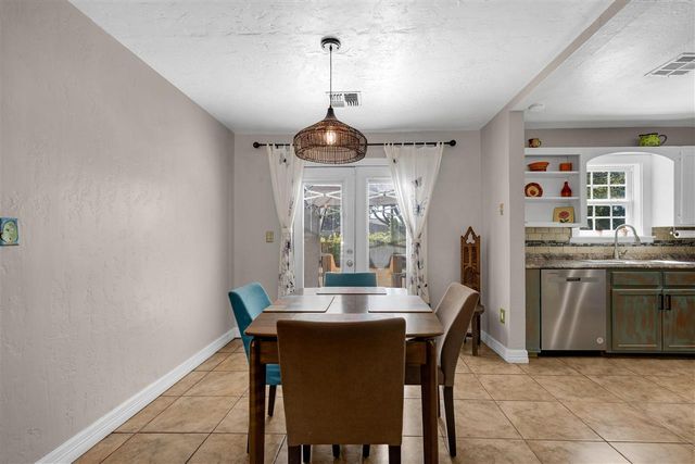 1714 NW Kinyon Ave, Lawton, OK 73507