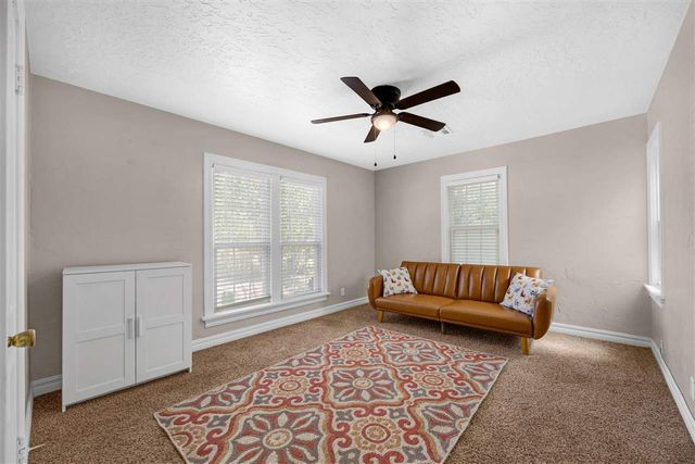 1714 NW Kinyon Ave, Lawton, OK 73507