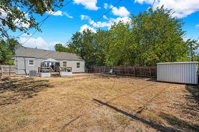 1714 NW Kinyon Ave, Lawton, OK 73507