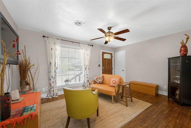 1714 NW Kinyon Ave, Lawton, OK 73507