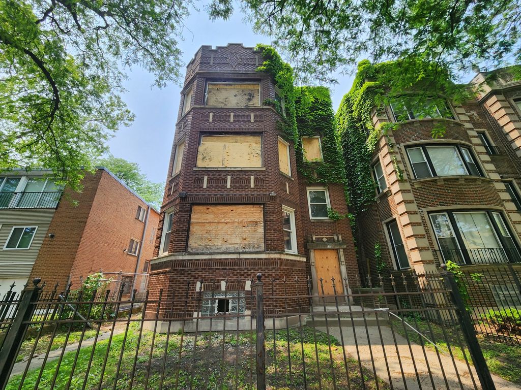 7952 S Langley Avenue, Chicago, IL 60619