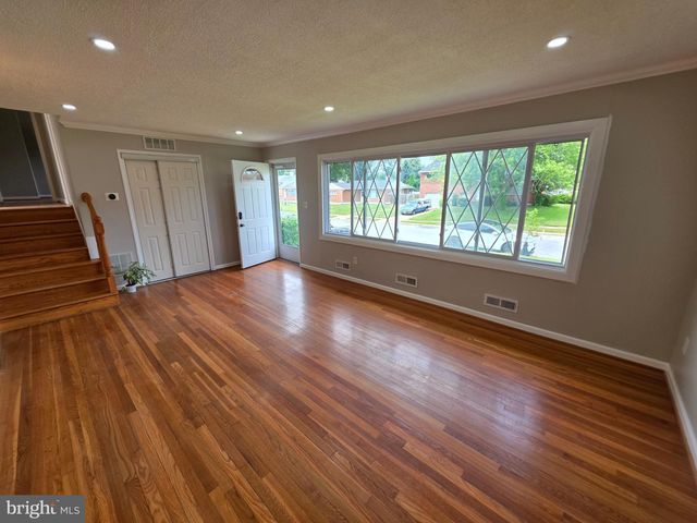 5915 CHARNWOOD RD, Catonsville, MD 21228