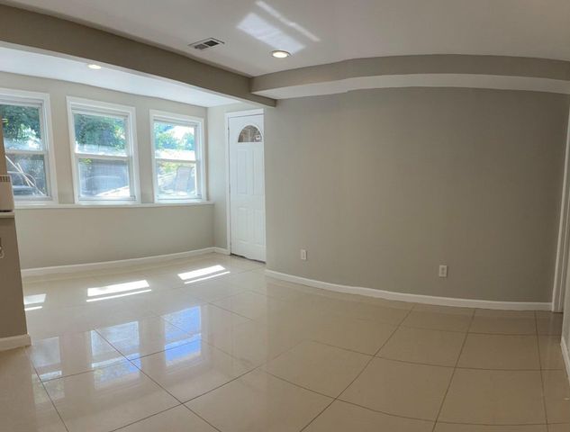5915 CHARNWOOD RD, Catonsville, MD 21228