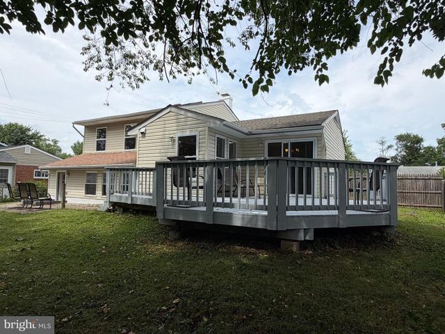 5915 CHARNWOOD RD, Catonsville, MD 21228