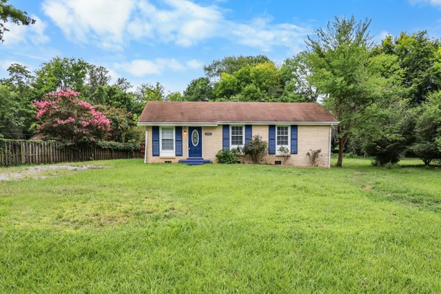 2724 Ann Dr, Clarksville, TN 37040