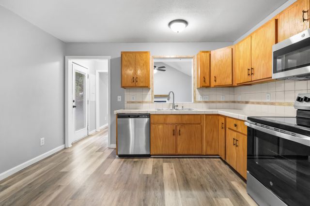 2724 Ann Dr, Clarksville, TN 37040