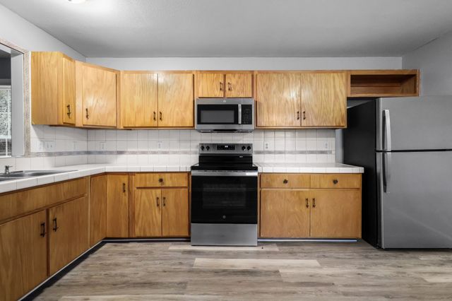 2724 Ann Dr, Clarksville, TN 37040