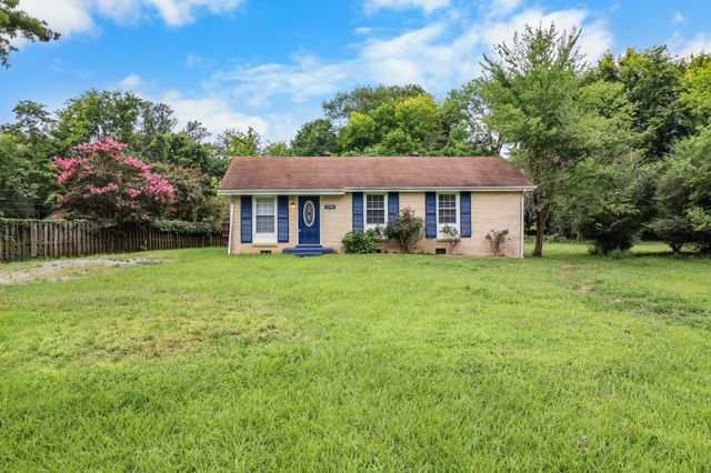 2724 Ann Dr, Clarksville, TN 37040