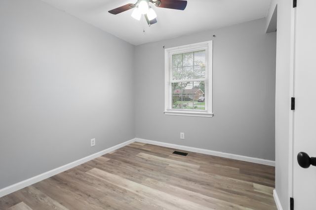 2724 Ann Dr, Clarksville, TN 37040