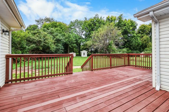 2724 Ann Dr, Clarksville, TN 37040