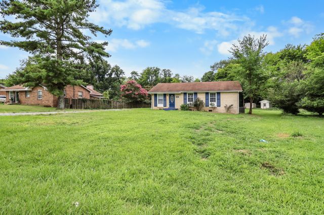 2724 Ann Dr, Clarksville, TN 37040
