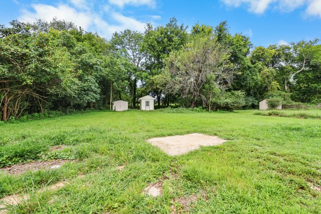 2724 Ann Dr, Clarksville, TN 37040