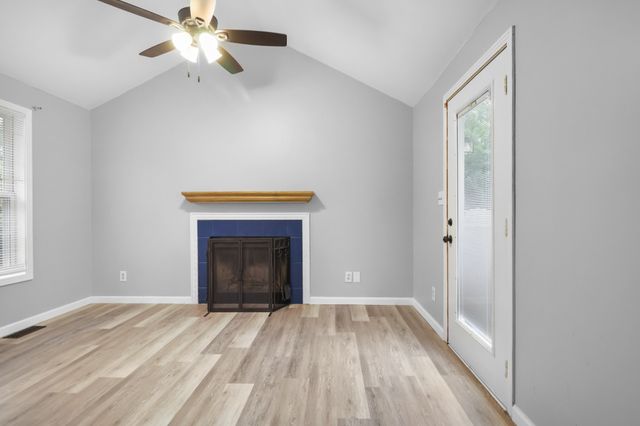 2724 Ann Dr, Clarksville, TN 37040