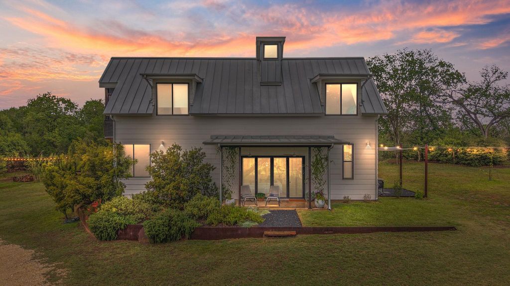 534 Old McDade RD, Elgin, TX 78621
