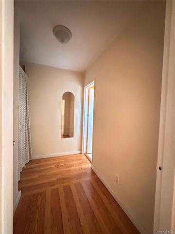8 Wainwright Avenue 2A, Yonkers, NY 10710