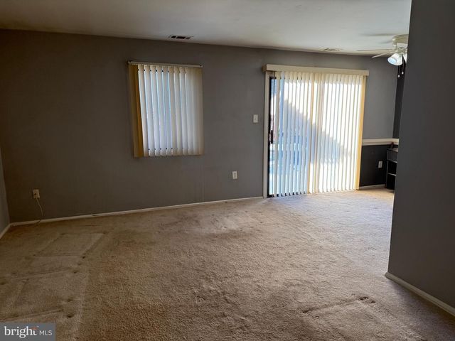 126 RICHLAND CIR, Sterling, VA 20164