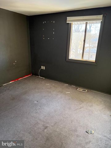 126 RICHLAND CIR, Sterling, VA 20164