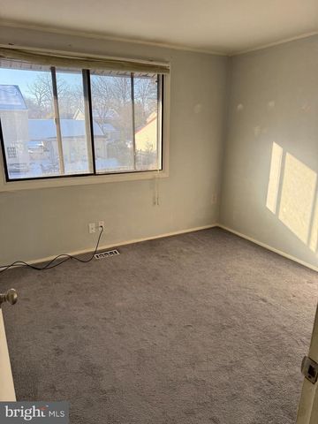 126 RICHLAND CIR, Sterling, VA 20164