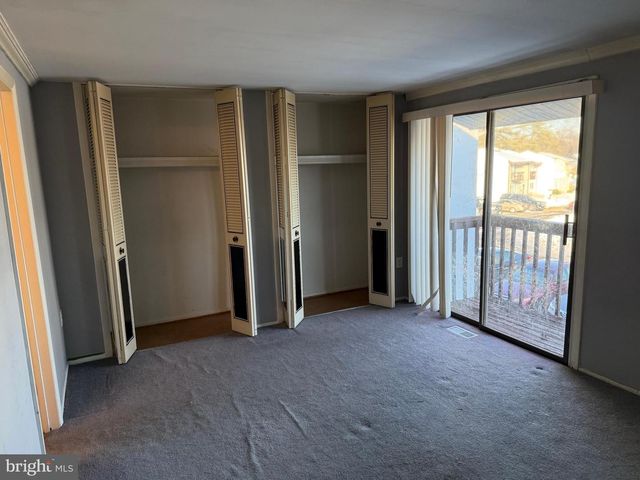 126 RICHLAND CIR, Sterling, VA 20164