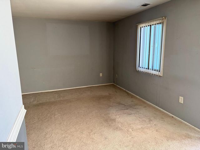 126 RICHLAND CIR, Sterling, VA 20164