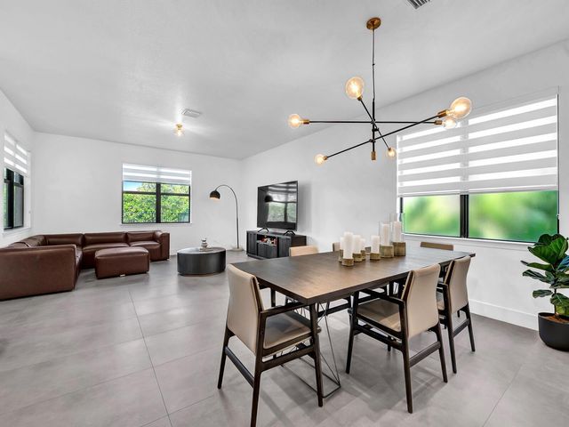 4814 CHANTILLY Road, Lake Worth, FL 33467