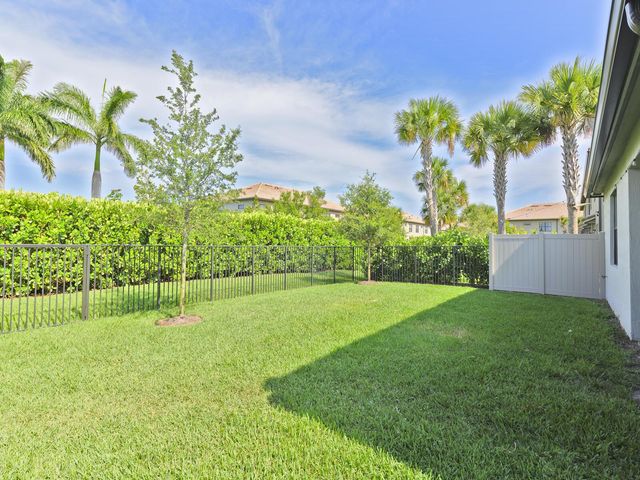 4814 CHANTILLY Road, Lake Worth, FL 33467