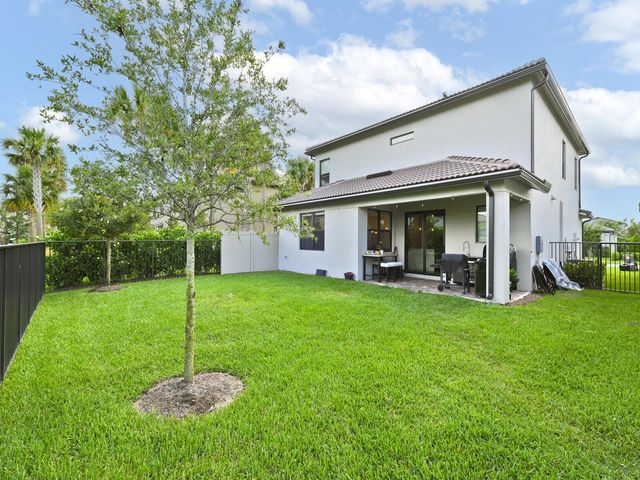 4814 CHANTILLY Road, Lake Worth, FL 33467