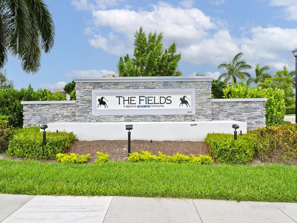 4814 CHANTILLY Road, Lake Worth, FL 33467