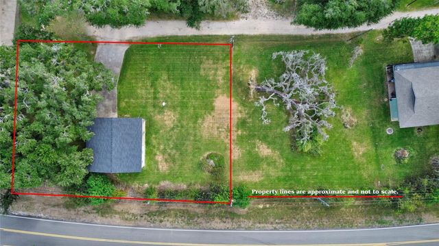 11 Plantation Drive, Damon, TX 77430