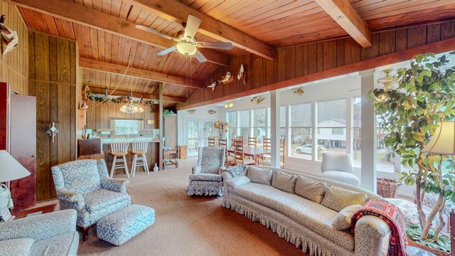 11 Plantation Drive, Damon, TX 77430