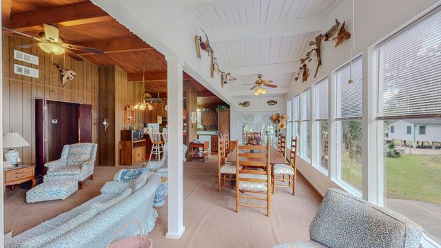 11 Plantation Drive, Damon, TX 77430