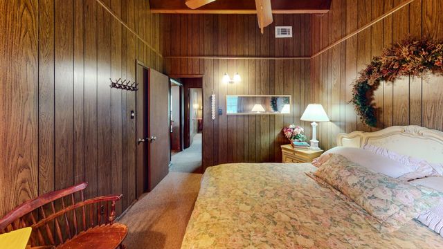 11 Plantation Drive, Damon, TX 77430